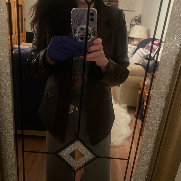 Women's Black lambskin leather Jacket - Picture 11 of 17